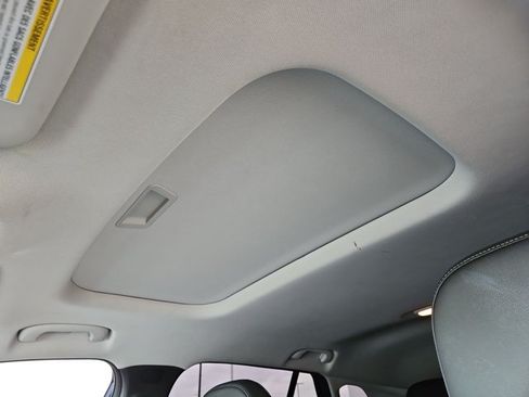 Used 2024 Chevrolet Trax LT w/ Sunroof Package FWD image 14