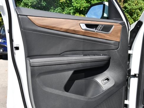 New 2026 Volkswagen Atlas SE image 10