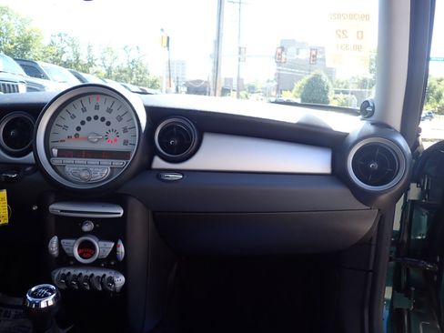Used 2010 MINI Cooper Hardtop image 21