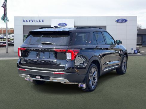 Used 2025 Ford Explorer Active w/ Active Comfort Package AWD/4WD image 5