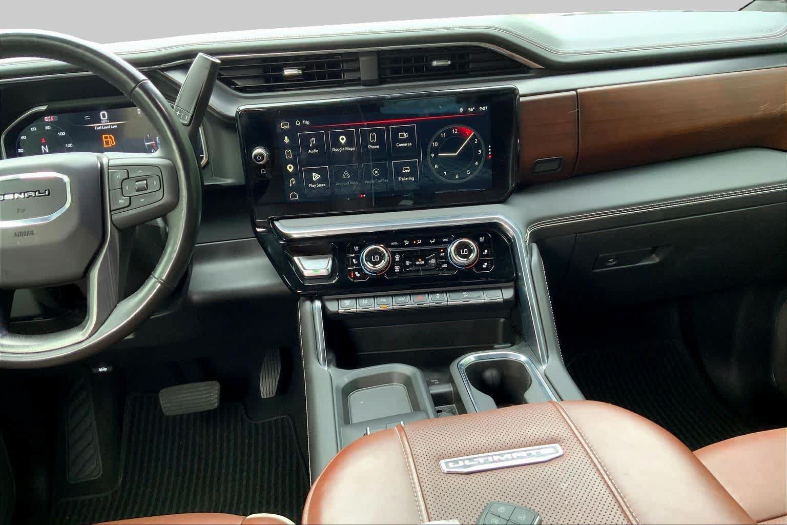 Used 2024 GMC Sierra 2500 Denali Ultimate AWD/4WD image 11
