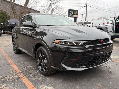 Used 2024 Dodge Hornet R/T w/ R/T Blacktop Package image 4