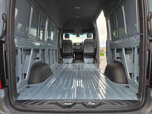 Used 2026 Mercedes-Benz Sprinter 2500 image 18