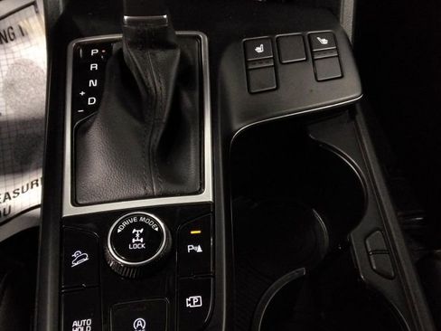 Used 2024 Kia Sportage LX image 19