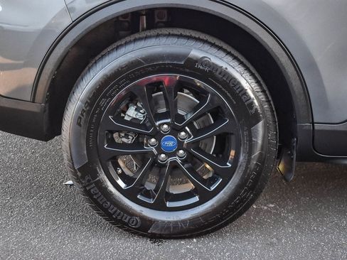 Used 2022 Ford Escape SE w/ Cold Weather Package image 10