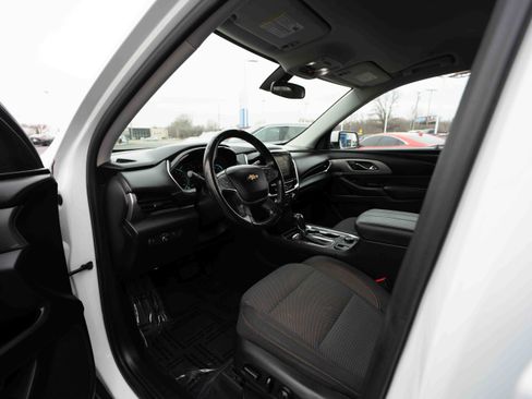 Used 2018 Chevrolet Traverse LT image 8