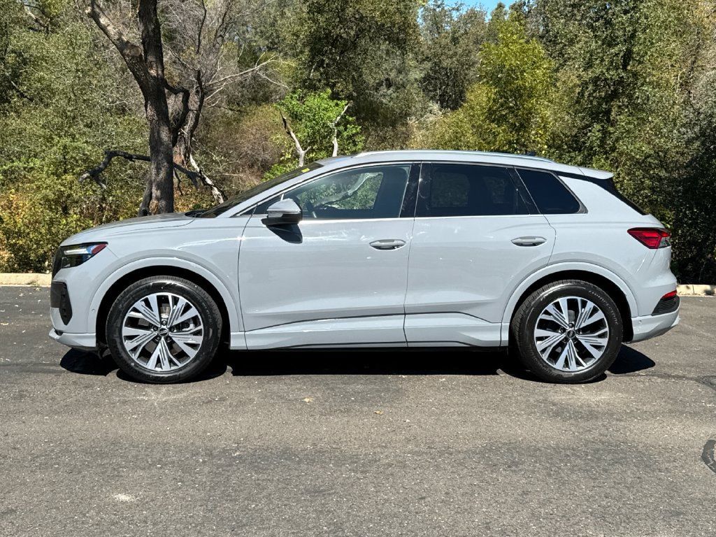 Used 2023 Audi Q4 e-tron Premium Plus w/ Premium Plus RWD image 8
