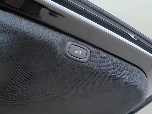 Used 2024 VinFast VF 9 Plus image 24