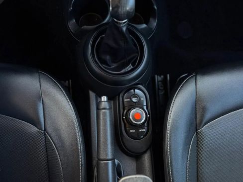 Used 2017 MINI Cooper 2-Door Hardtop image 26