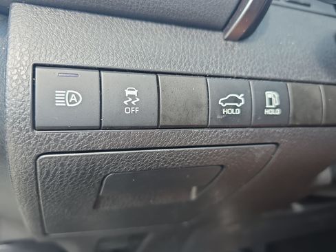 Used 2022 Toyota Camry SE FWD image 23