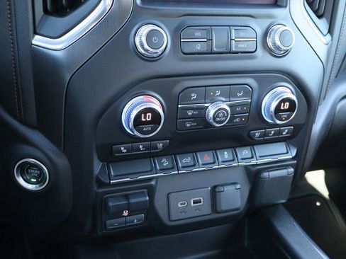 Used 2021 GMC Sierra 1500 AT4 image 17