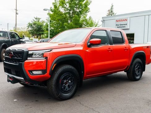 New 2025 Nissan Frontier PRO-4X w/ Pro Convenience Package image 3