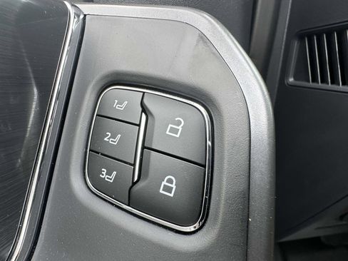 New 2025 Ford F150 Lariat w/ Equipment Group 502A High image 19