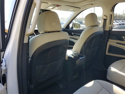 New 2025 Kia Telluride S image 17