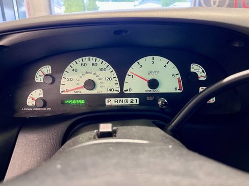 Used 2001 Ford F150 Lightning image 10