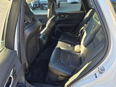 Used 2021 Volvo XC60 T5 Momentum w/ Advanced Package image 50