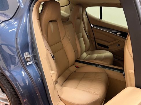 Used 2014 Porsche Panamera 4 image 33