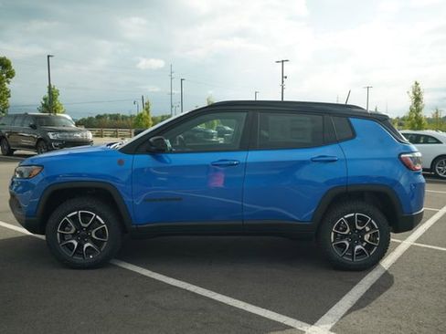New 2025 Jeep Compass Trailhawk w/ Sun & Sound Group image 4