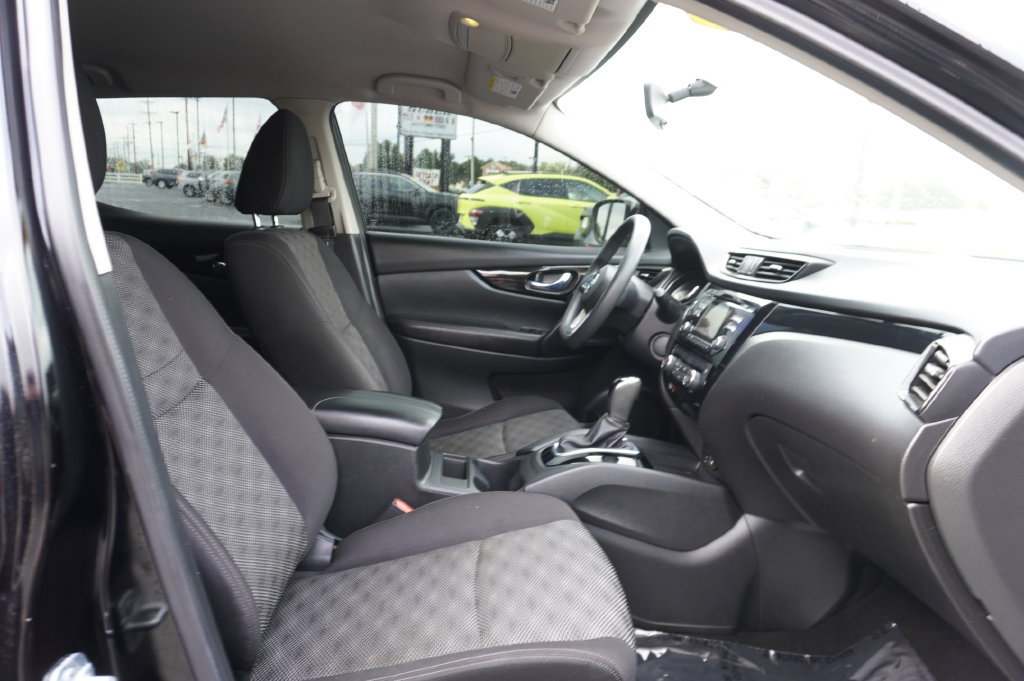 Used 2017 Nissan Rogue Sport SV AWD/4WD image 28