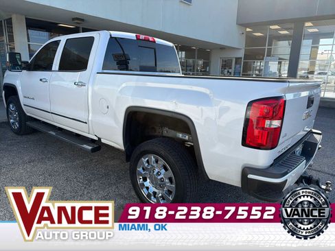 Used 2019 GMC Sierra 2500 Denali w/ Duramax Plus Package image 4
