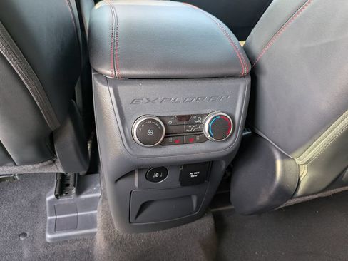 Used 2025 Ford Explorer ST RWD image 17