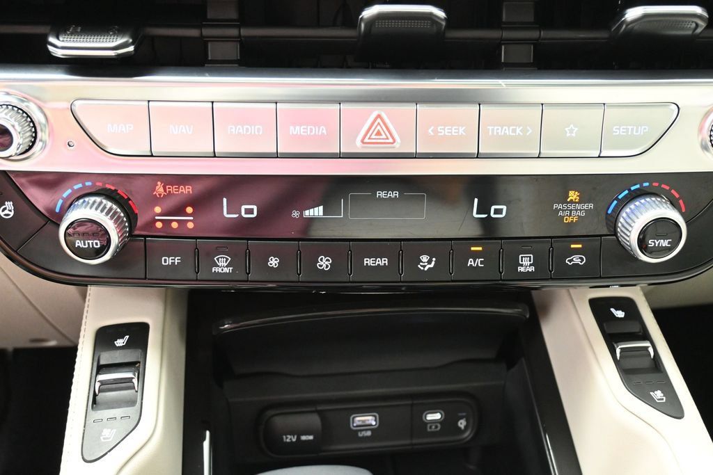 Used 2025 Kia Telluride SX w/ SX Captain's Chair Package AWD/4WD image 25