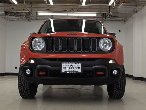 Used 2016 Jeep Renegade Trailhawk AWD/4WD image 3