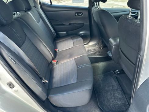 Used 2025 Nissan Leaf S image 24
