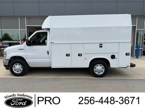 New 2026 Ford E-350 and Econoline 350 Super Duty w/ Power Equipment Group RWD image 2