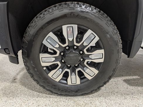 Used 2025 GMC Sierra 3500 Denali w/ Denali Reserve Package AWD/4WD image 12