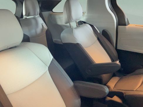 Certified 2024 Toyota Sienna XSE w/ XSE Plus Package AWD/4WD image 37
