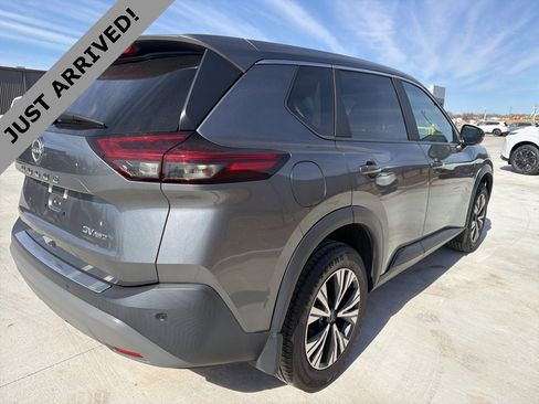 Certified 2022 Nissan Rogue SV image 5