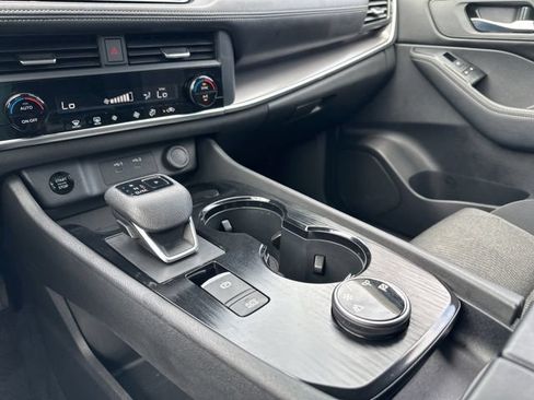 Certified 2024 Nissan Rogue SV AWD/4WD image 22