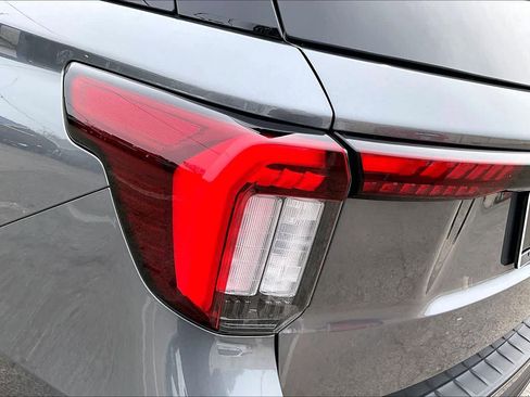 Certified 2025 Ford Explorer ST image 30