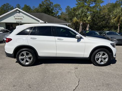 Used 2018 Mercedes-Benz GLC 300 w/ Premium Package image 4