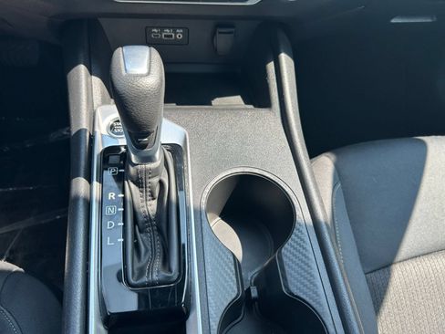 Used 2025 Nissan Altima 2.5 SV FWD image 31