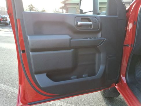 Certified 2025 Chevrolet Silverado 2500 Custom w/ Custom Value Package image 23