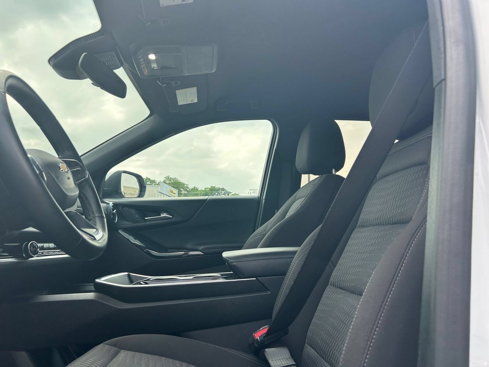 Used 2025 Chevrolet Equinox LT FWD image 21