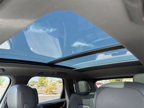 Used 2020 Porsche Cayenne image 6