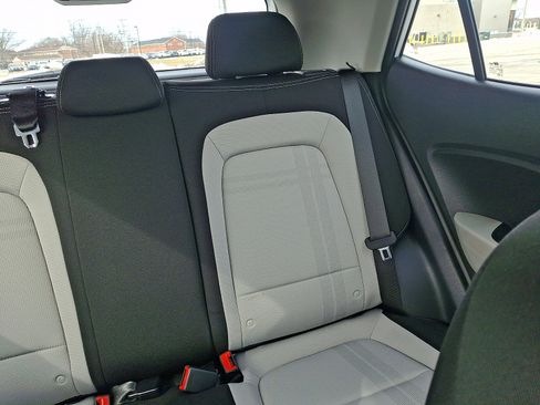 Certified 2025 Hyundai Venue SEL image 20