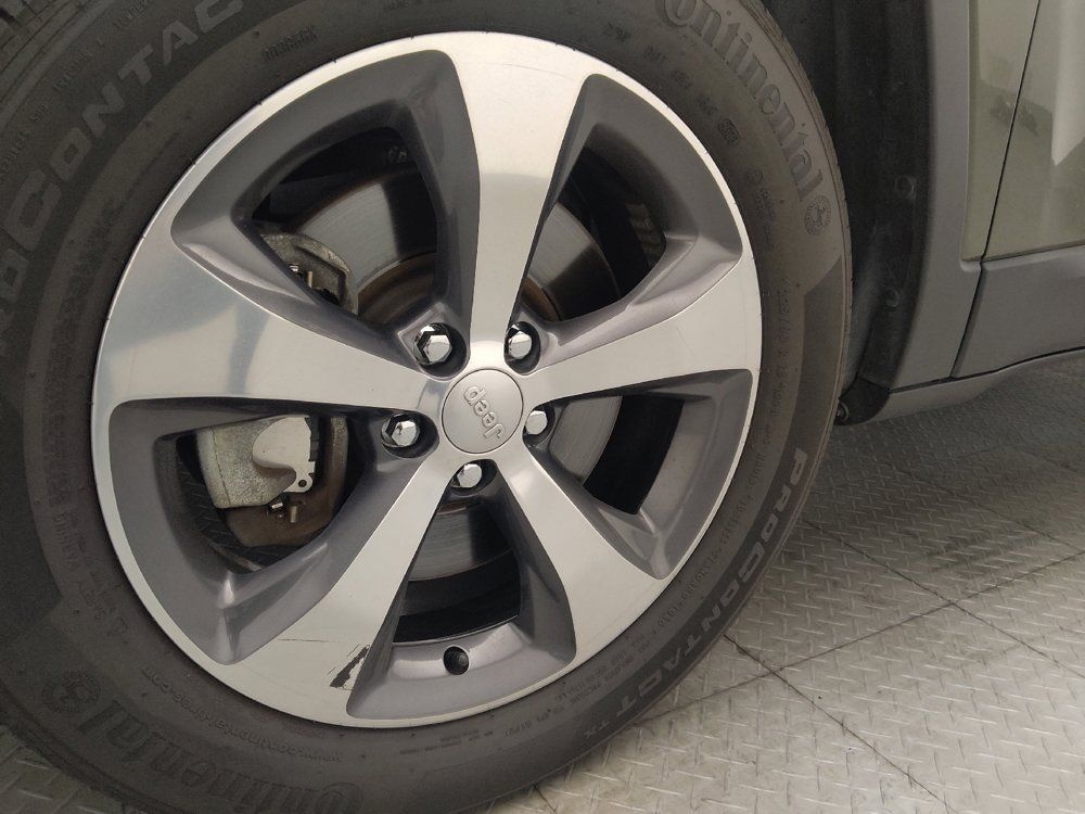 Used 2019 Jeep Cherokee Limited AWD/4WD image 31