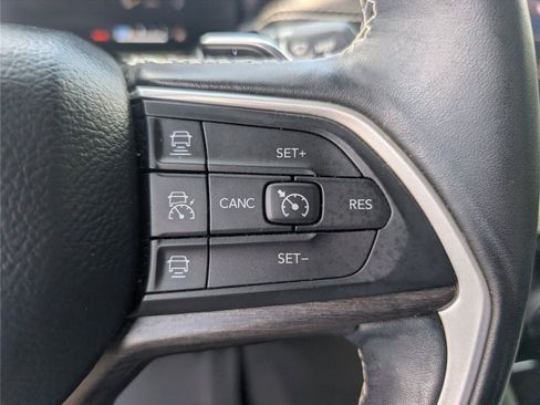 Used 2022 Jeep Grand Cherokee L Limited AWD/4WD image 26