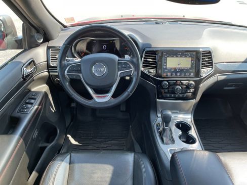 Used 2020 Jeep Grand Cherokee Trailhawk w/ Trailhawk Luxury Group AWD/4WD image 16