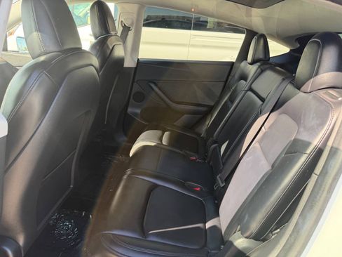 Used 2021 Tesla Model Y Long Range AWD/4WD image 27