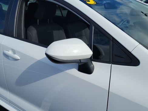 Used 2025 Toyota Corolla LE FWD image 9