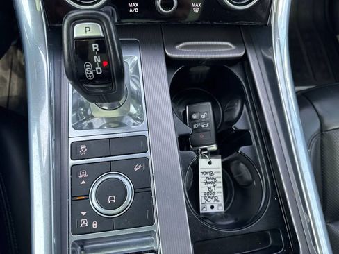 Used 2020 Land Rover Range Rover Sport HSE image 18