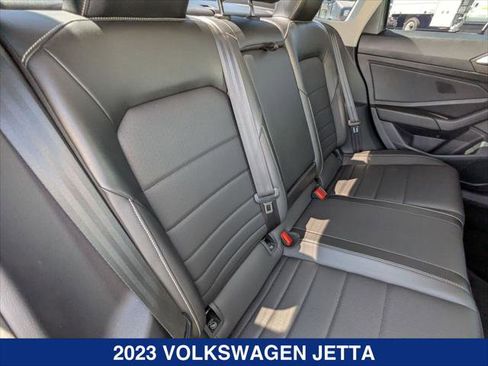 Certified 2023 Volkswagen Jetta SE w/ Panoramic Sunroof Package FWD image 21