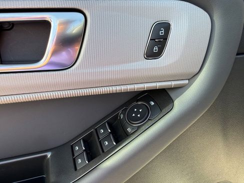 Used 2025 Ford Explorer Active w/ Active Comfort Package image 12