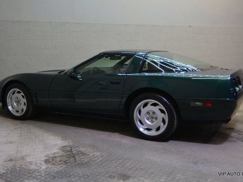 Used 1992 Chevrolet Corvette Coupe RWD image 19