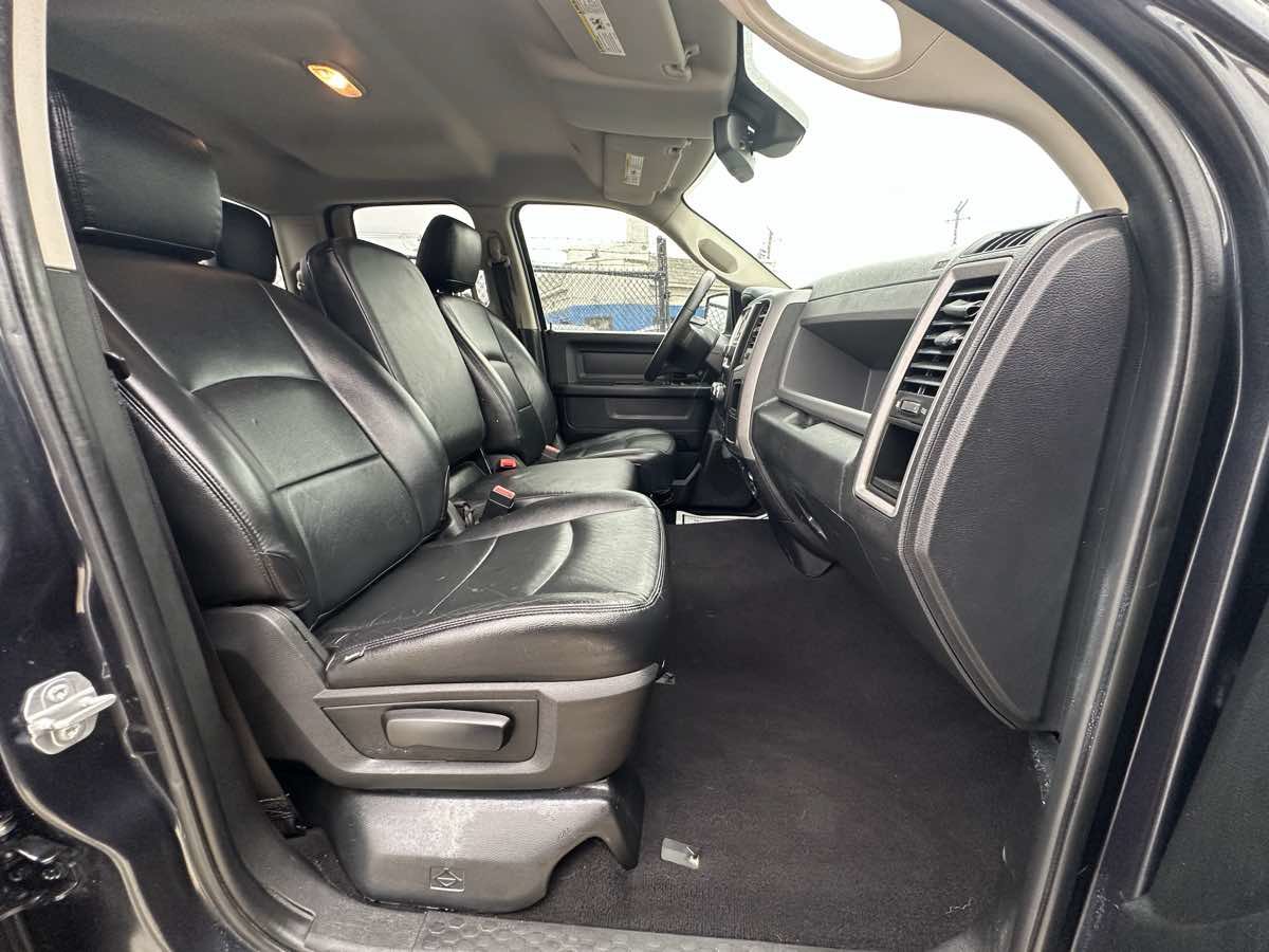 Used 2017 RAM 1500 Express AWD/4WD image 25